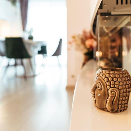 Cozy Special Pallady Apartament With Garden & Courtyard Bukarest Exteriör bild