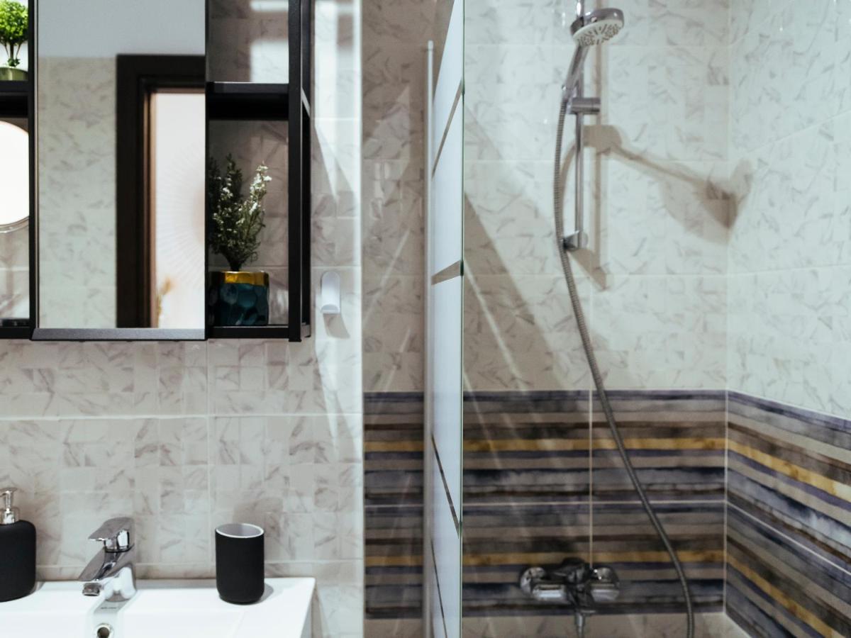 Cozy Special Pallady Apartament With Garden & Courtyard Bukarest Exteriör bild