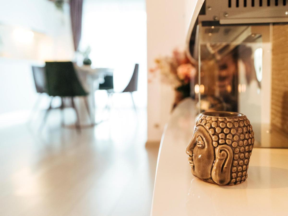 Cozy Special Pallady Apartament With Garden & Courtyard Bukarest Exteriör bild