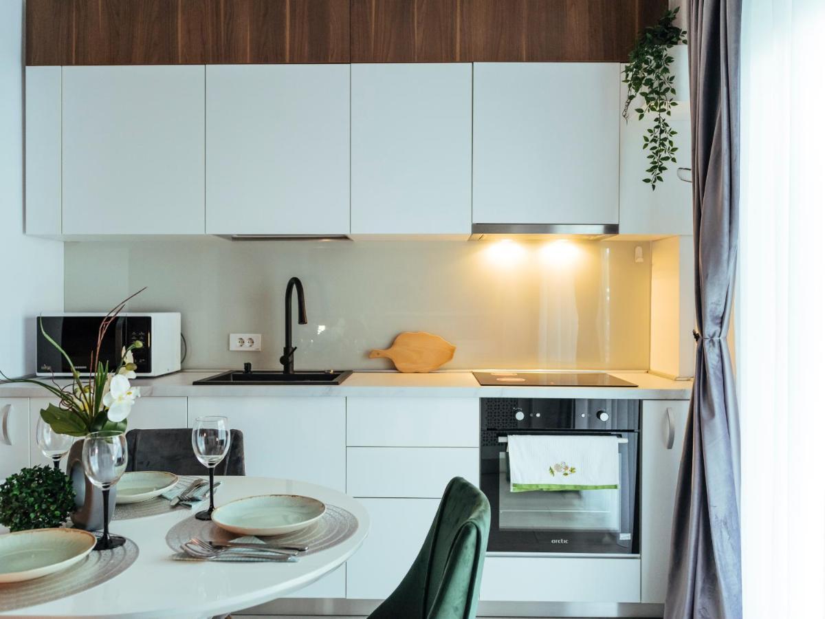 Cozy Special Pallady Apartament With Garden & Courtyard Bukarest Exteriör bild