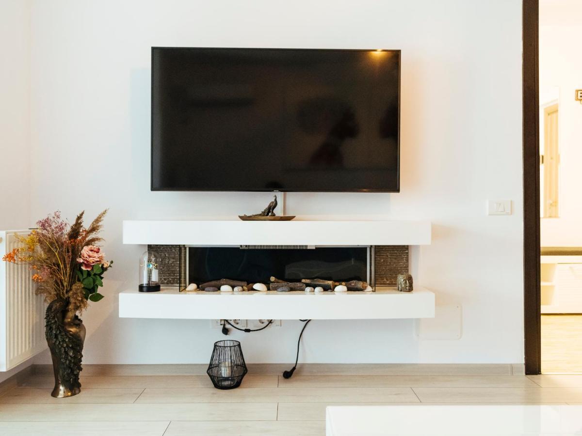Cozy Special Pallady Apartament With Garden & Courtyard Bukarest Exteriör bild