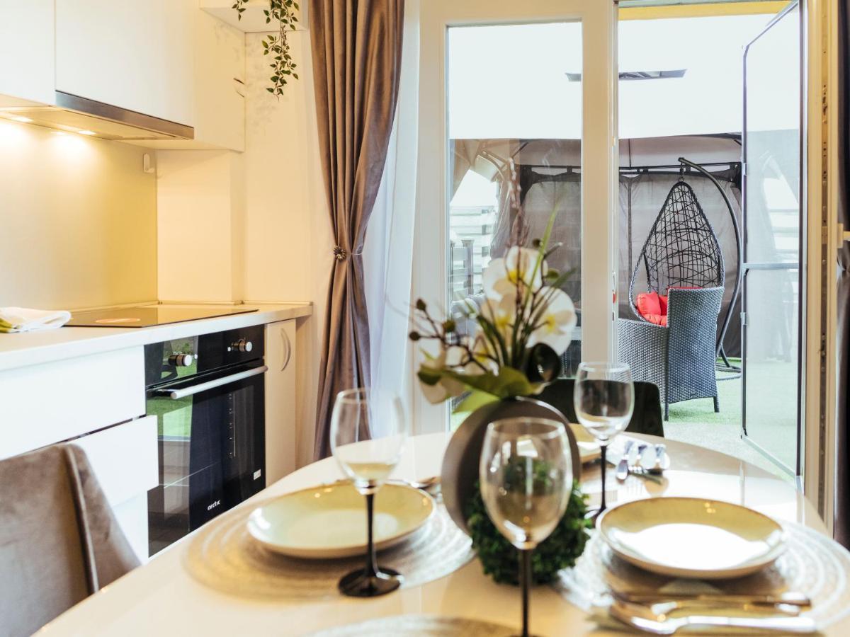 Cozy Special Pallady Apartament With Garden & Courtyard Bukarest Exteriör bild