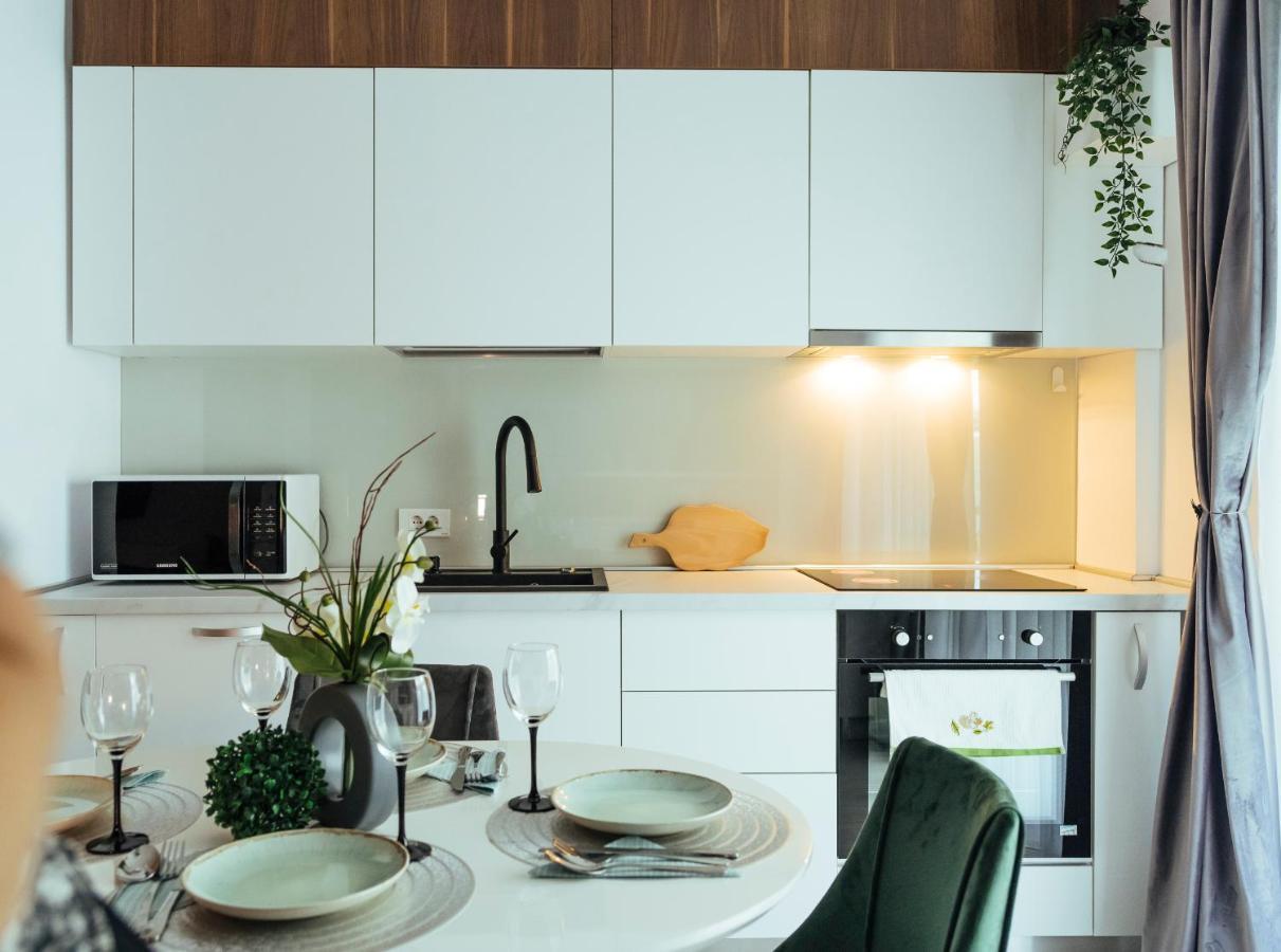 Cozy Special Pallady Apartament With Garden & Courtyard Bukarest Exteriör bild
