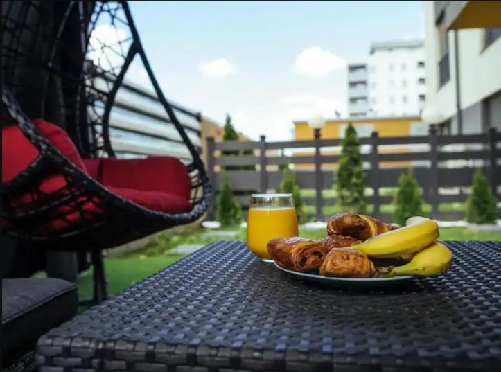 Cozy Special Pallady Apartament With Garden & Courtyard Bukarest Exteriör bild
